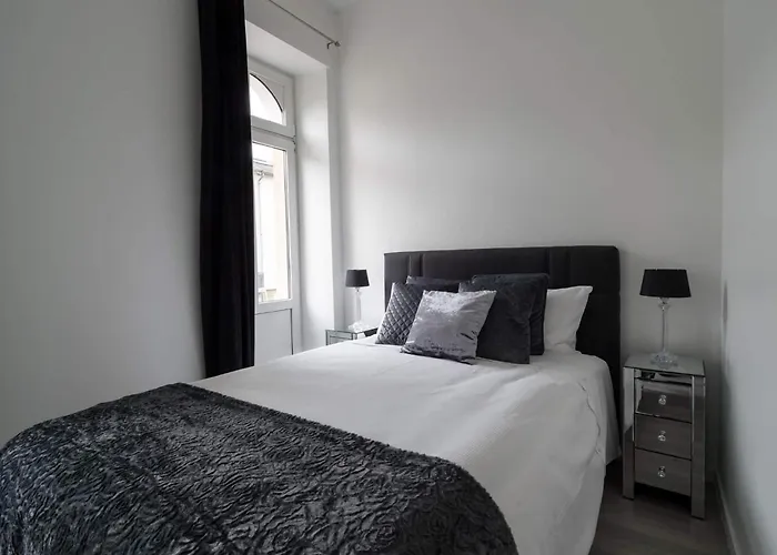 Pensionat Executive Double With En-suite In Centre R4 3*