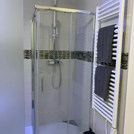 Executive Double With En-suite In Centre R4