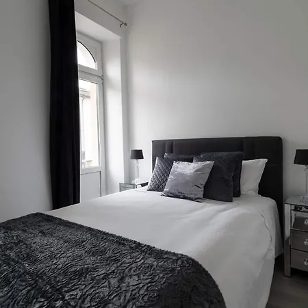 بيت ضيافة Executive Double With En-suite In Centre R4 3*